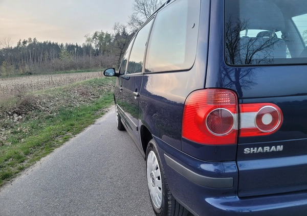 Volkswagen Sharan cena 17999 przebieg: 197000, rok produkcji 2007 z Chełmno małe 781